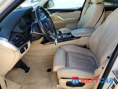 Zdjęcie 7 z 12 samochodu: 2015 BMW X5 SDRIVE35I VIN:5UXKR2C5XF0H36858 - miniatura