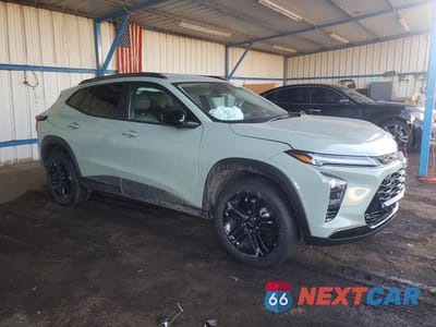 Czwarte zdjęcie samochodu z boku: 2026 CHEVROLET TRAX ACTIV VIN:KL77LKEP4TC040489 - miniatura