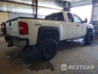 Trzecie zdjęcie samochodu z tyłu: 2007 CHEVROLET SILVERADO K2500 HEAVY DUTY VIN:1GCHK29K67E505759 - miniatura