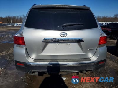 Zdjęcie 6 z 12 samochodu: 2013 TOYOTA HIGHLANDER BASE VIN:5TDBK3EHXDS261710 - miniatura