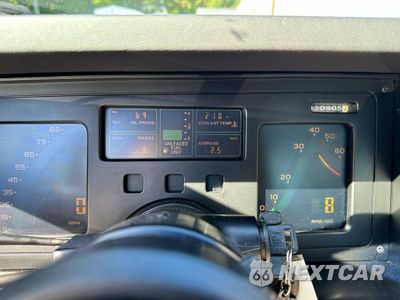 Zdjęcie 8 z 15 samochodu: 1984 CHEVROLET CORVETTE VIN:1G1AY0780E5147284 - miniatura