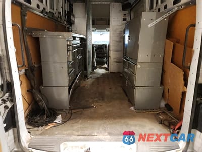 Zdjęcie 10 z 13 samochodu: 2019 NISSAN NV 2500 UTILITY / SERVICE VAN VIN:1N6AF0LY7KN806280 - miniatura