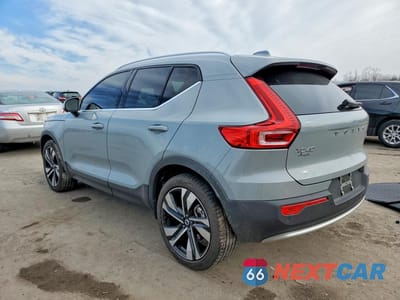 Drugie zdjęcie samochodu z przodu: 2024 VOLVO XC40 PLUS VIN:YV4L12UE7R2250149 - miniatura