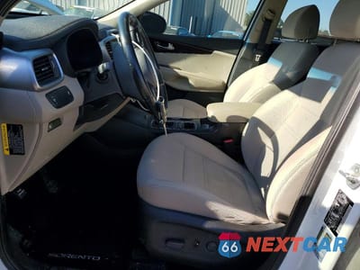 Zdjęcie 7 z 13 samochodu: 2018 KIA SORENTO LX VIN:5XYPG4A38JG424001 - miniatura
