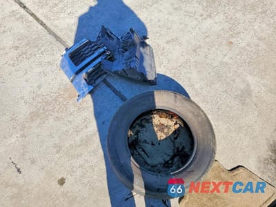 Zdjęcie 13 z 13 samochodu: 2015 CHEVROLET TAHOE K1500 LT VIN:1GNSKBKC8FR191071 - miniatura