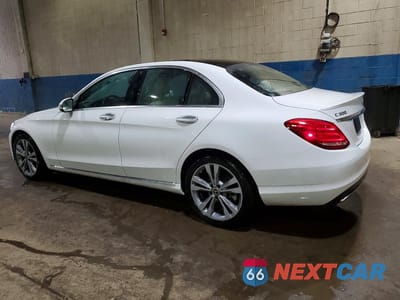 Drugie zdjęcie samochodu z przodu: 2018 MERCEDES-BENZ C 300 4MATIC VIN:55SWF4KB0JU242058 - miniatura