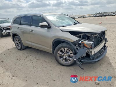 Czwarte zdjęcie samochodu z boku: 2015 TOYOTA HIGHLANDER XLE VIN:5TDKKRFH2FS093453 - miniatura