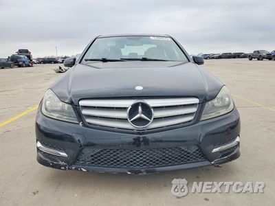 Piąte zdjęcie samochodu w środku: 2013 MERCEDES-BENZ C 250 VIN:WDDGF4HB0DR275871 - miniatura
