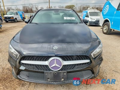 Piąte zdjęcie samochodu w środku: 2019 MERCEDES-BENZ A 220 4MATIC VIN:WDD3G4FB1KW018716 - miniatura