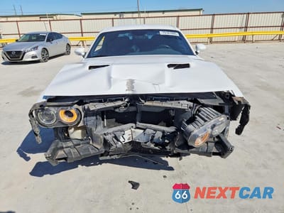 Piąte zdjęcie samochodu w środku: 2015 DODGE CHALLENGER SXT VIN:2C3CDZAG0FH906059 - miniatura