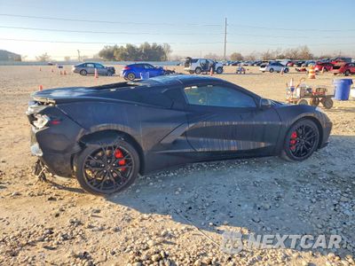 Trzecie zdjęcie samochodu z tyłu: 2025 CHEVROLET CORVETTE STINGRAY 1LT VIN:1G1YA2D43S5101900 - miniatura