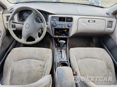 Zdjęcie 8 z 11 samochodu: 2002 HONDA ACCORD EX VIN:1HGCG66812A061199 - miniatura