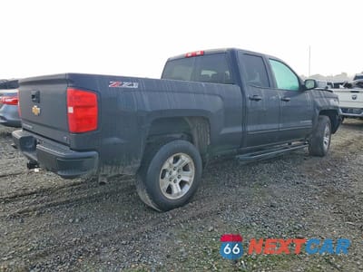 Trzecie zdjęcie samochodu z tyłu: 2017 CHEVROLET SILVERADO K1500 LT VIN:1GCVKREH0HZ147218 - miniatura