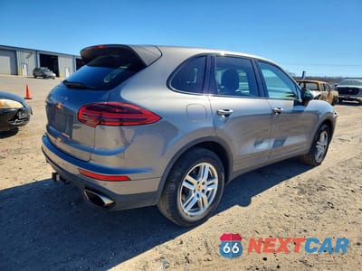 Trzecie zdjęcie samochodu z tyłu: 2016 PORSCHE CAYENNE VIN:WP1AA2A24GLA06646 - miniatura