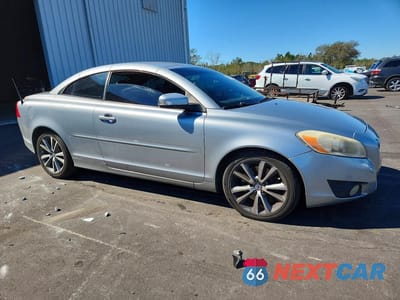 Czwarte zdjęcie samochodu z boku: 2012 VOLVO C70 T5 VIN:YV1672MC1CJ131789 - miniatura