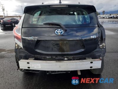 Zdjęcie 6 z 13 samochodu: 2018 TOYOTA PRIUS C VIN:JTDKDTB31J1605629 - miniatura