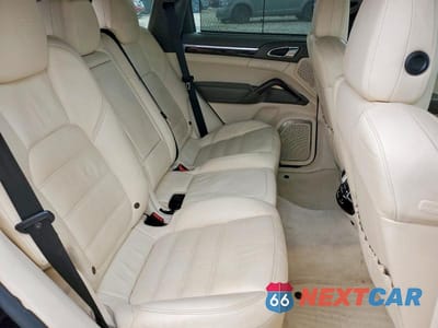 Zdjęcie 11 z 13 samochodu: 2011 PORSCHE CAYENNE TURBO VIN:WP1AC2A29BLA84326 - miniatura