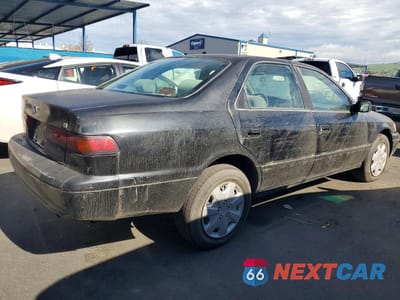 Trzecie zdjęcie samochodu z tyłu: 1998 TOYOTA CAMRY LE VIN:JT2BG22K3W0236447 - miniatura