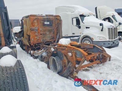 Trzecie zdjęcie samochodu z tyłu: 2014 VOLVO VNL SEMI TRUCK VIN:4V4NC9EH5EN162222 - miniatura