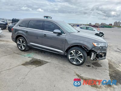 Czwarte zdjęcie samochodu z boku: 2020 AUDI Q7 PREMIUM PLUS VIN:WA1LXAF72LD004285 - miniatura