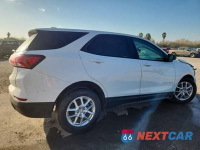 Trzecie zdjęcie samochodu z tyłu: 2022 CHEVROLET EQUINOX LS VIN:3GNAXHEV1NS164304 - miniatura