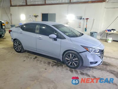 Czwarte zdjęcie samochodu z boku: 2023 NISSAN VERSA SV VIN:3N1CN8EV1PL832609 - miniatura