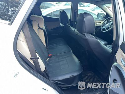 Zdjęcie 6 z 10 samochodu: 2017 HYUNDAI SANTA FE SPORT VIN:5NMZU3LB8HH019272 - miniatura