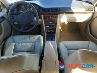 Zdjęcie 8 z 12 samochodu: 1993 MERCEDES-BENZ 400 E VIN:WDBEA34E4PB841875 - miniatura