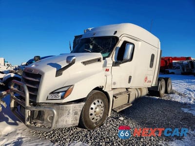 Drugie zdjęcie samochodu z przodu: 2023 FREIGHTLINER CASCADIA 126 SEMI TRUCK VIN:3AKJHHDVXPSUK1585 - miniatura