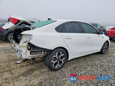 Trzecie zdjęcie samochodu z tyłu: 2019 KIA FORTE LXS VIN:3KPF24AD3KE078649 - miniatura