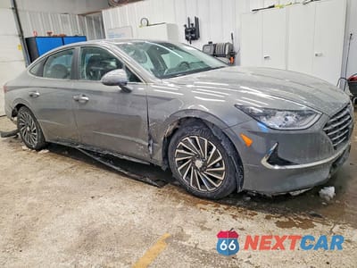 Czwarte zdjęcie samochodu z boku: 2022 HYUNDAI SONATA HYBRID VIN:KMHL34JJ8NA038110 - miniatura