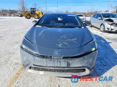 Piąte zdjęcie samochodu w środku: 2025 TOYOTA PRIUS VIN:JTDACACUXS3053323 - miniatura