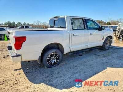 Trzecie zdjęcie samochodu z tyłu: 2021 NISSAN TITAN SV 4WD 5.6L V8 CREW CAB VIN:1N6AA1ED2MN504235 - miniatura