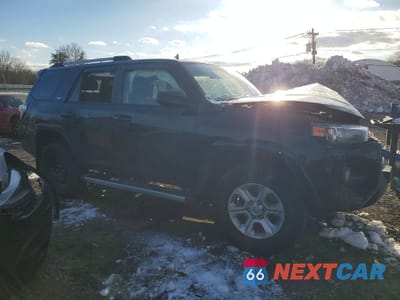 Czwarte zdjęcie samochodu z boku: 2019 TOYOTA 4RUNNER SR5 VIN:JTEBU5JR0K5625698 - miniatura