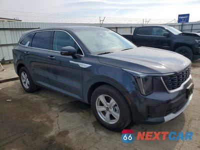 Czwarte zdjęcie samochodu z boku: 2025 KIA SORENTO LX VIN:5XYRG4JC1SG366095 - miniatura