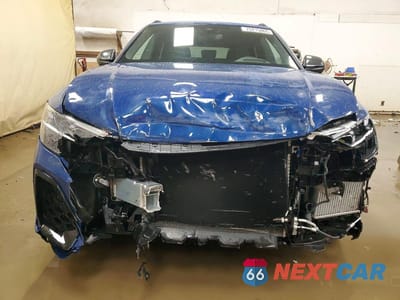 Piąte zdjęcie samochodu w środku: 2025 AUDI SQ8 PRESTIGE VIN:WA1CWBF1XSD010290 - miniatura