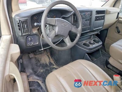 Zdjęcie 8 z 13 samochodu: 2005 CHEVROLET EXPRESS 2500 DELIVERY VAN VIN:1GCGG25U551165478 - miniatura