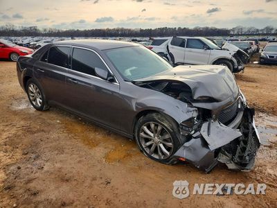 Czwarte zdjęcie samochodu z boku: 2018 CHRYSLER 300 TOURING VIN:2C3CCARG6JH226619 - miniatura
