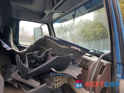 Piąte zdjęcie samochodu w środku: 2012 VOLVO VN VNL VIN:4V4NC9TH7CN554179 - miniatura