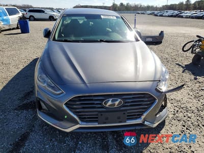 Piąte zdjęcie samochodu w środku: 2019 HYUNDAI SONATA SE VIN:5NPE24AF2KH804137 - miniatura