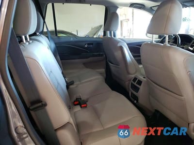 Zdjęcie 11 z 13 samochodu: 2017 HONDA PILOT TOURING VIN:5FNYF6H94HB032910 - miniatura