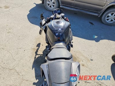 Zdjęcie 6 z 10 samochodu: 2017 SUZUKI GSX-R600 VIN:JS1GN7FA5H2100775 - miniatura