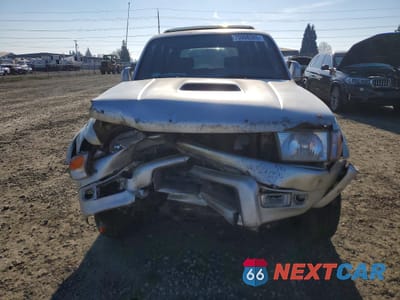 Piąte zdjęcie samochodu w środku: 2001 TOYOTA 4RUNNER SR5 VIN:JT3GN86R310195859 - miniatura