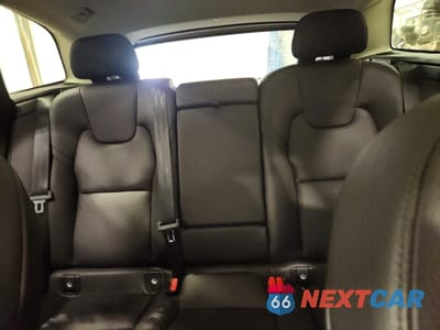 Zdjęcie 10 z 14 samochodu: 2025 VOLVO XC60 PLUS VIN:YV4M12RC1S1166075 - miniatura