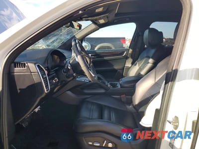 Zdjęcie 7 z 13 samochodu: 2019 PORSCHE CAYENNE VIN:WP1AA2AY8KDA07032 - miniatura