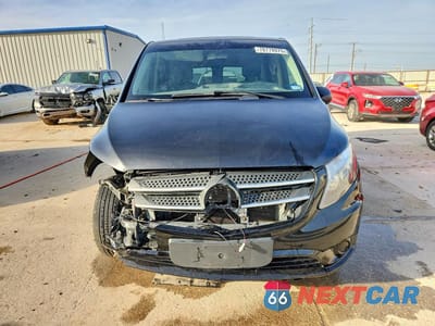 Piąte zdjęcie samochodu w środku: 2018 MERCEDES-BENZ METRIS VIN:WD4PG2EE1J3396455 - miniatura