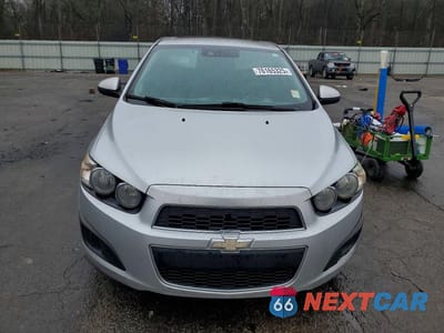 Piąte zdjęcie samochodu w środku: 2015 CHEVROLET SONIC LT VIN:1G1JC6SB8F4141552 - miniatura