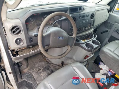 Zdjęcie 8 z 13 samochodu: 2015 FORD E350 BOX TRUCK VIN:1FDWE3FS8FDA21469 - miniatura