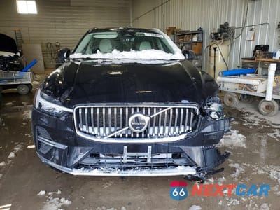 Piąte zdjęcie samochodu w środku: 2023 VOLVO XC60 ULTIMATE VIN:YV4L12RA2P1204138 - miniatura