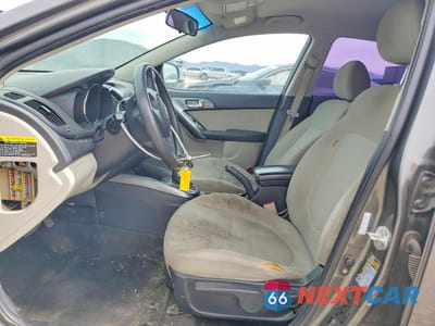 Zdjęcie 7 z 11 samochodu: 2013 KIA FORTE EX VIN:KNAFU4A22D5728432 - miniatura